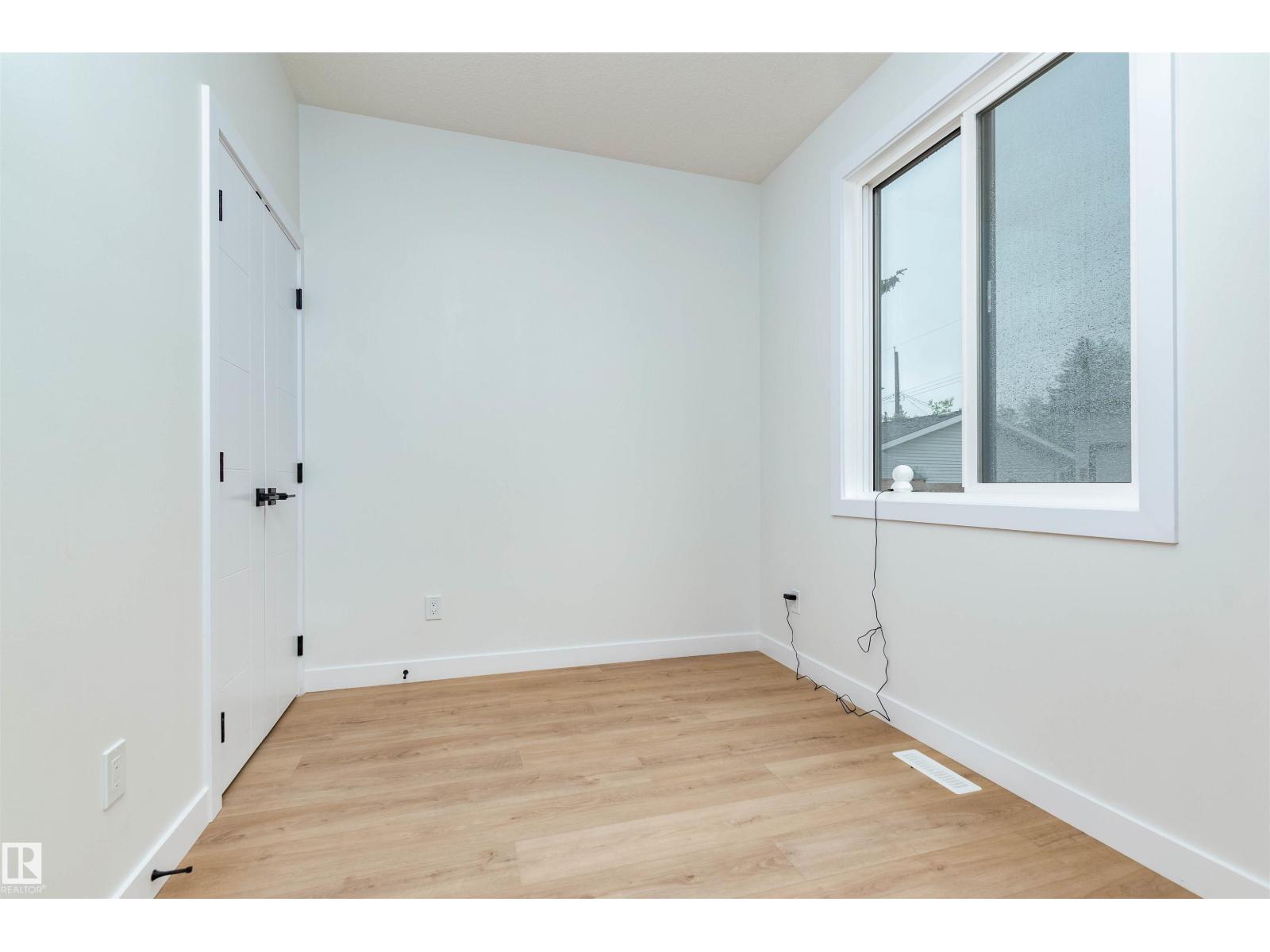 10946 62 AV NW - 12