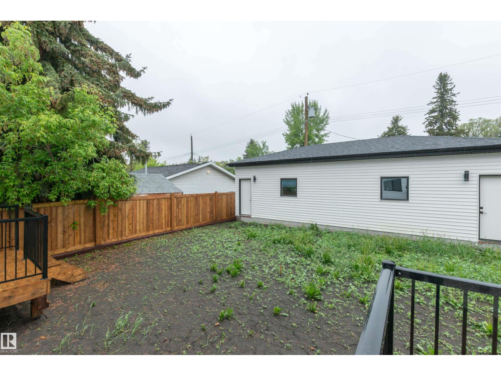 10946 62 AV NW - 37