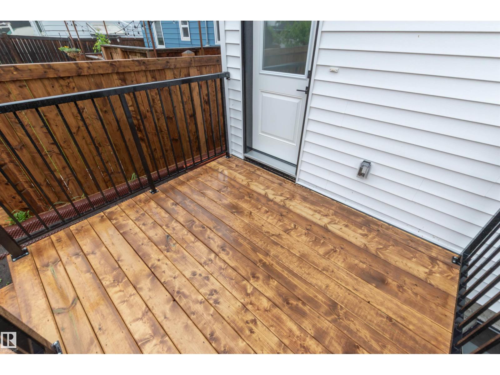 10946 62 AV NW - 38
