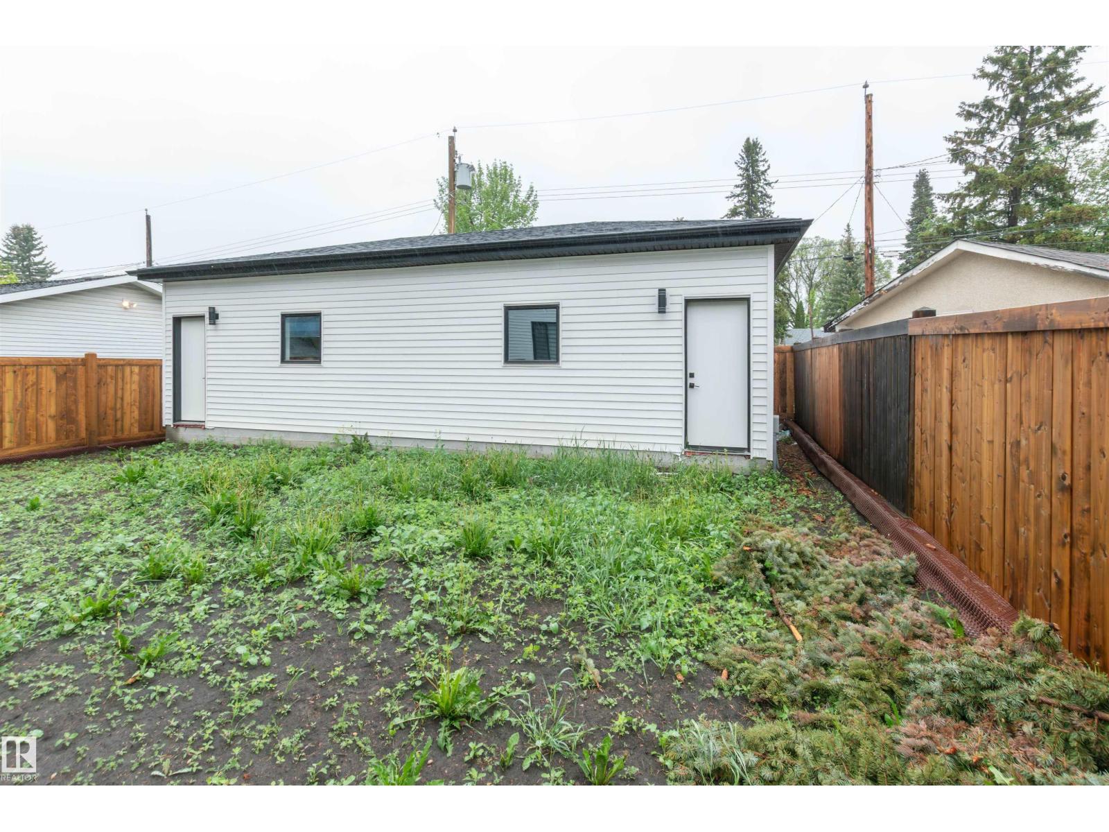 10946 62 AV NW - 39
