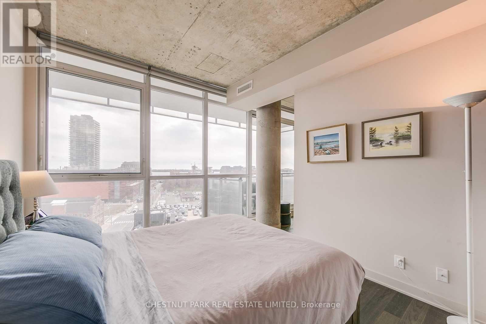 #1009 318 KING STREET E - 19