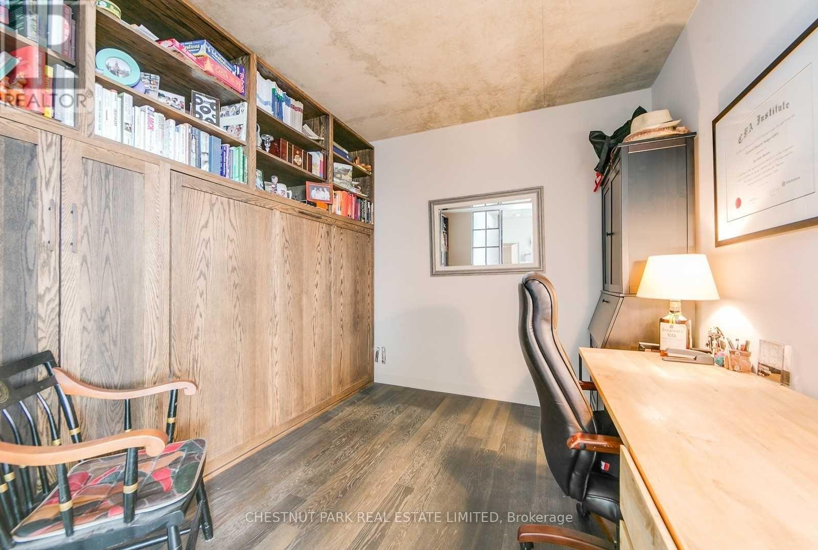 #1009 318 KING STREET E - 24