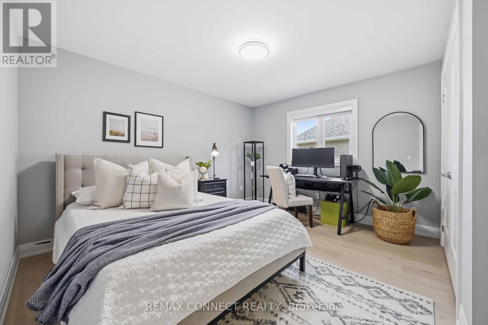 56 ROBIN TRAIL - 27