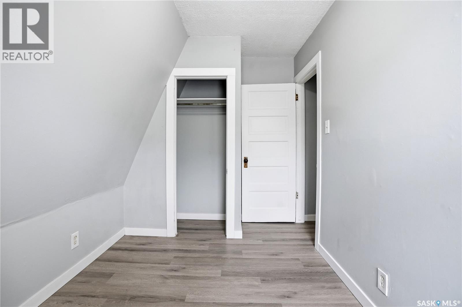 735 Wascana STREET - 23