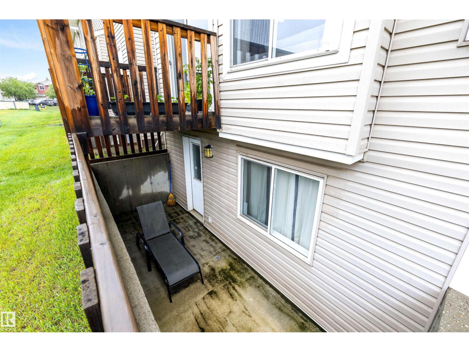 #15 15151 43 ST NW - 31