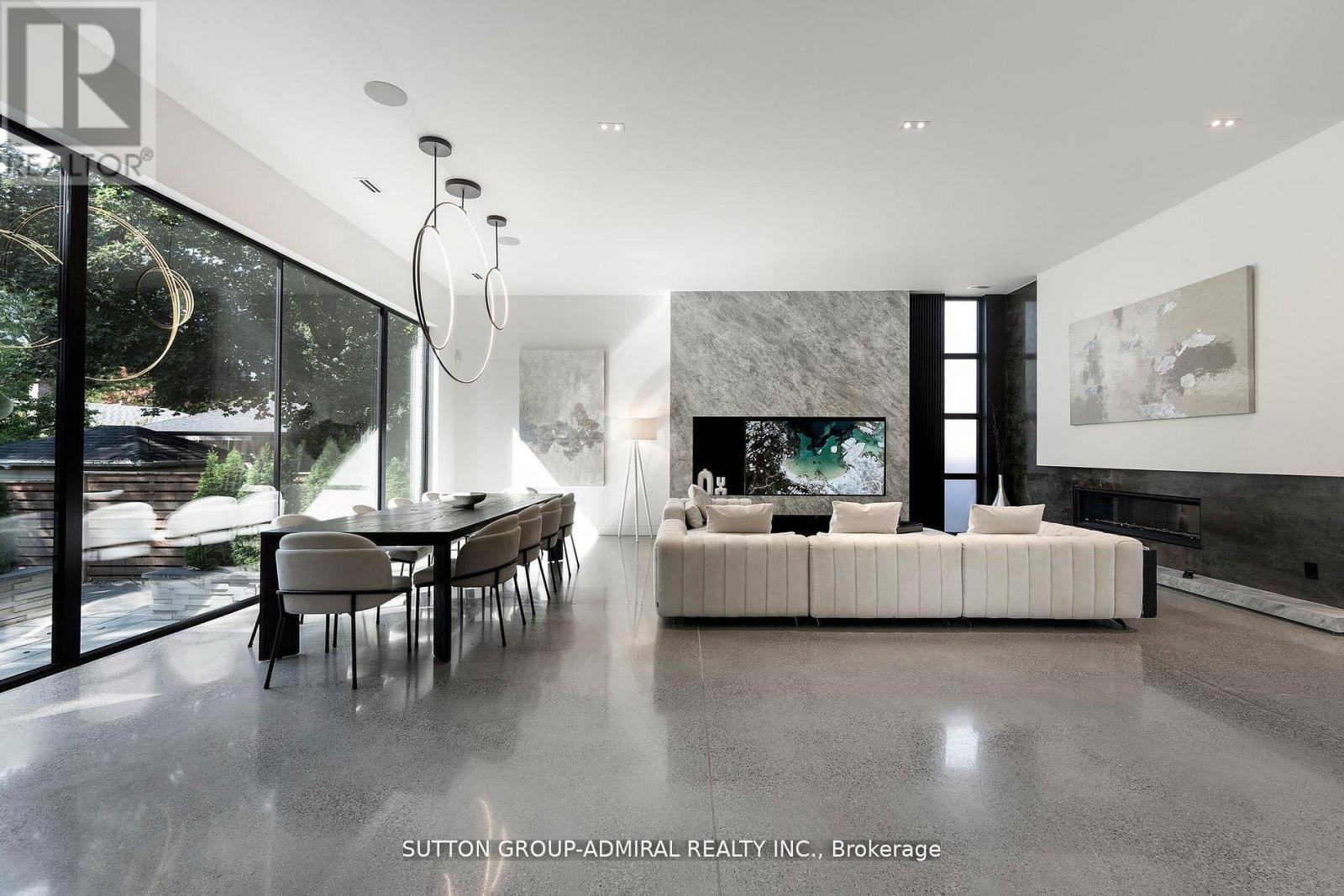 126 WOOD LANE - 13
