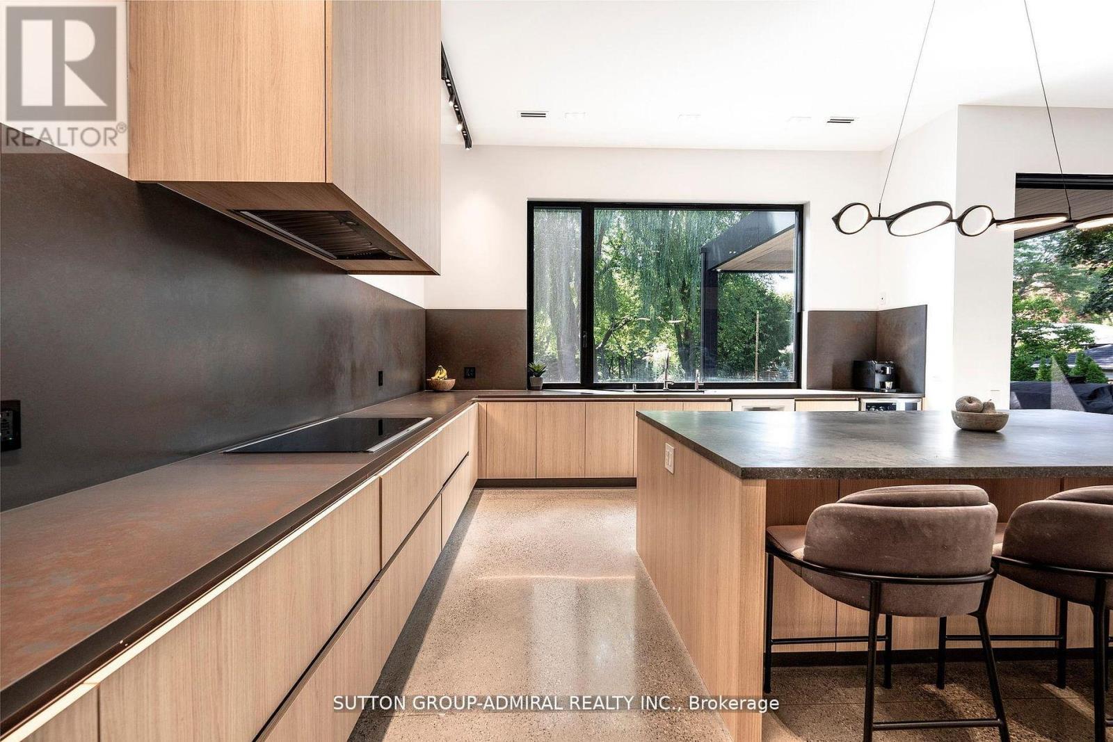 126 WOOD LANE - 5