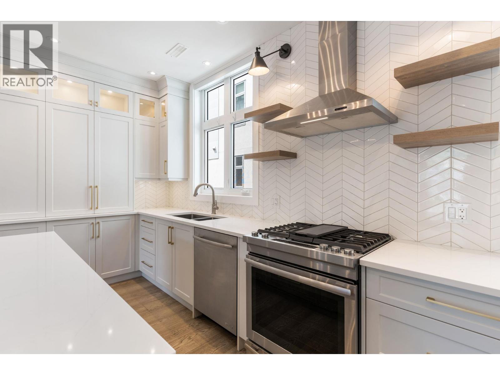 #103 222 Lee Avenue - 7
