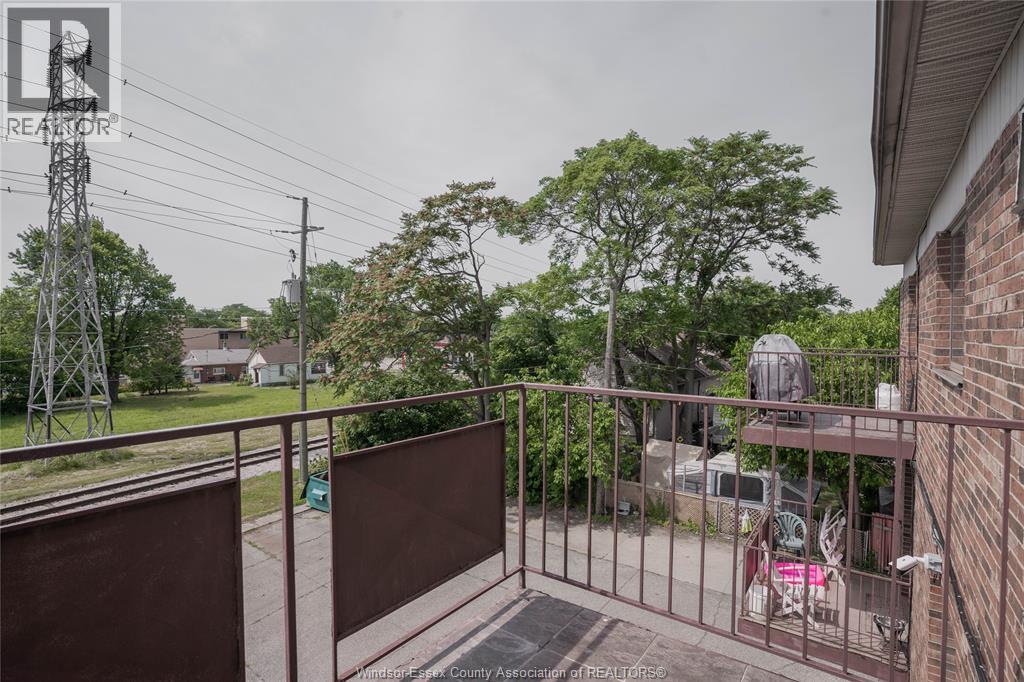 1655 Rooney STREET - 32