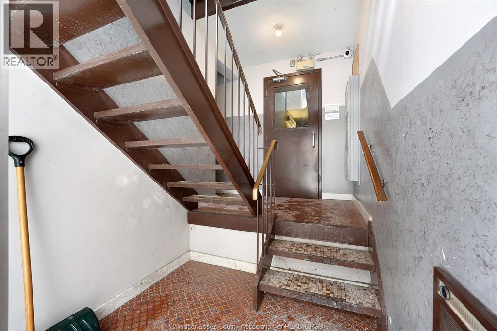 1655 Rooney STREET - 8