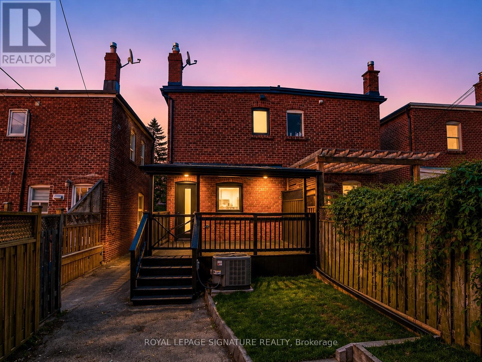 28 DURANT AVENUE - 30