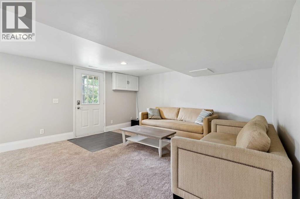 1017 38 Avenue SW — photo 27