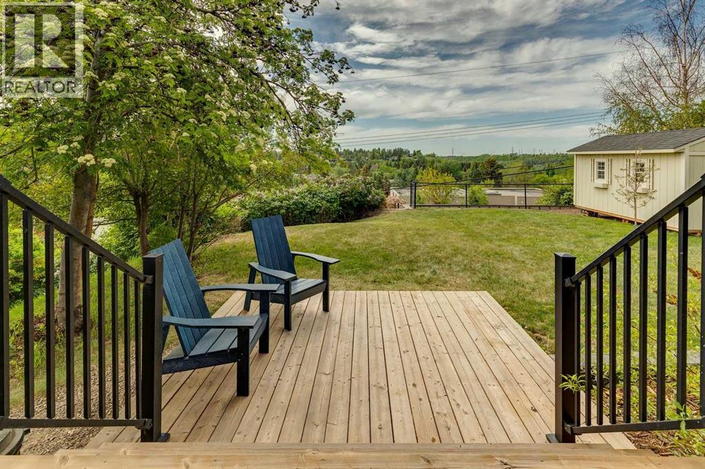 1017 38 Avenue SW — photo 32