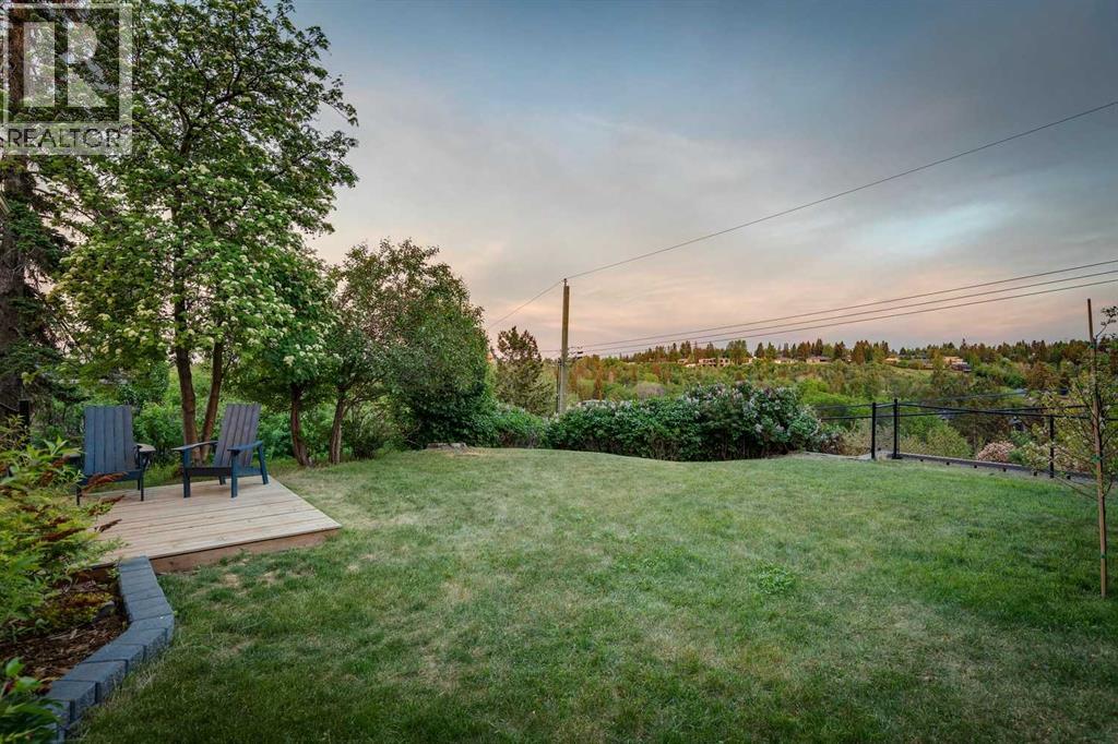 1017 38 Avenue SW — photo 38