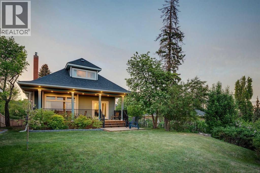 1017 38 Avenue SW - photo 4