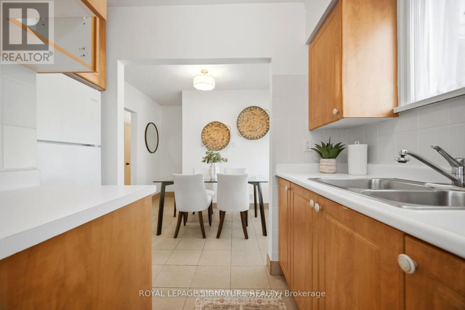 16 KING GEORGES DRIVE - 16