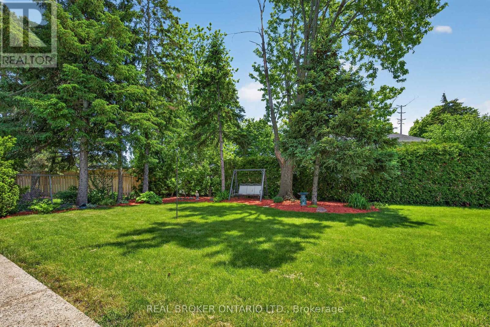 10 ESSEX PLACE - 39