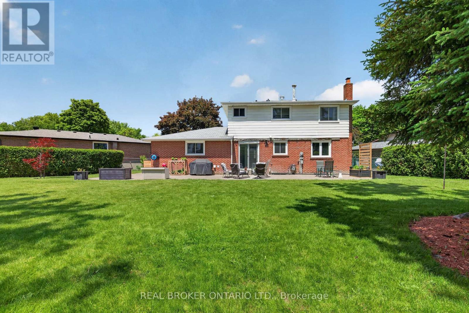 10 ESSEX PLACE - 41