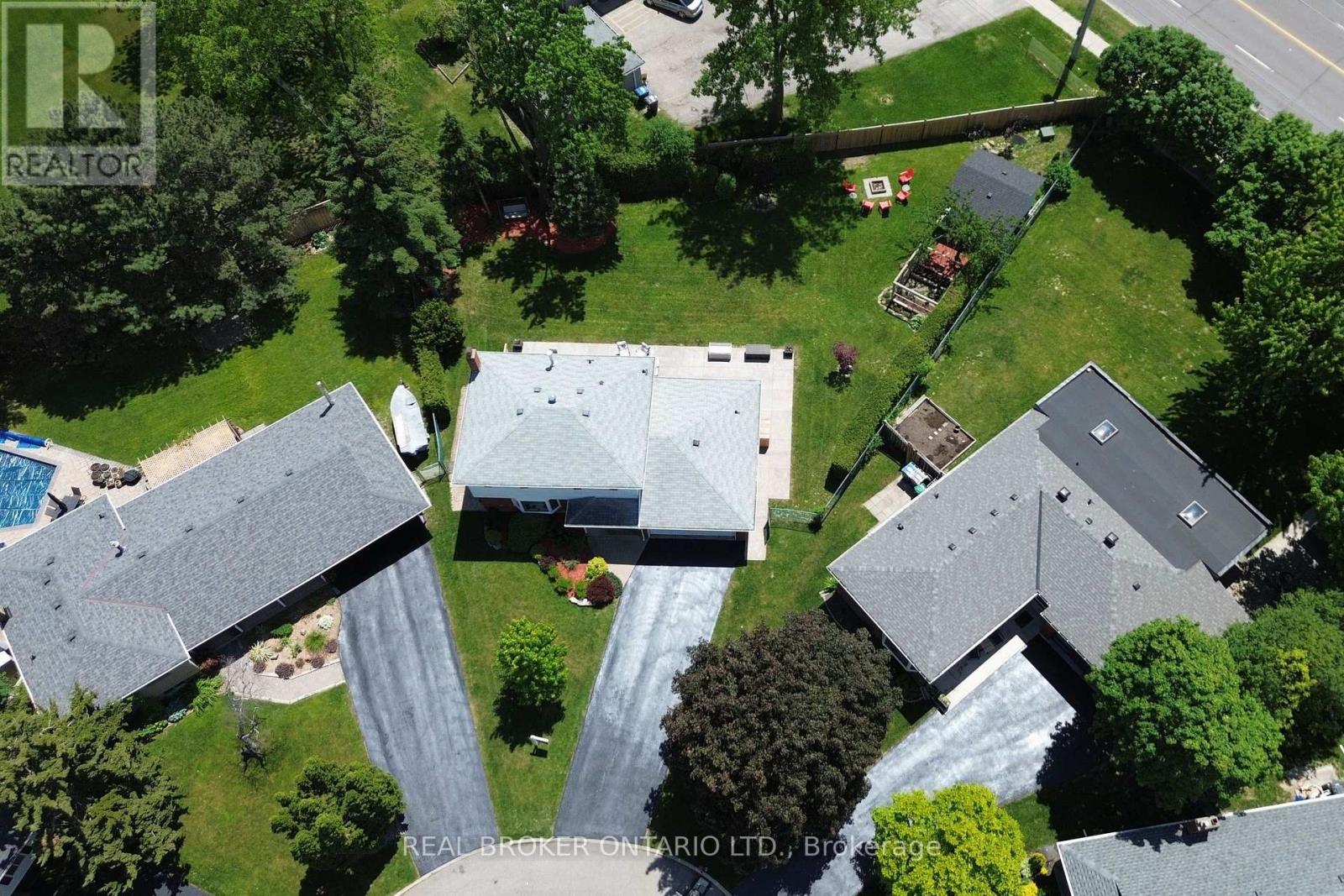 10 ESSEX PLACE - 50