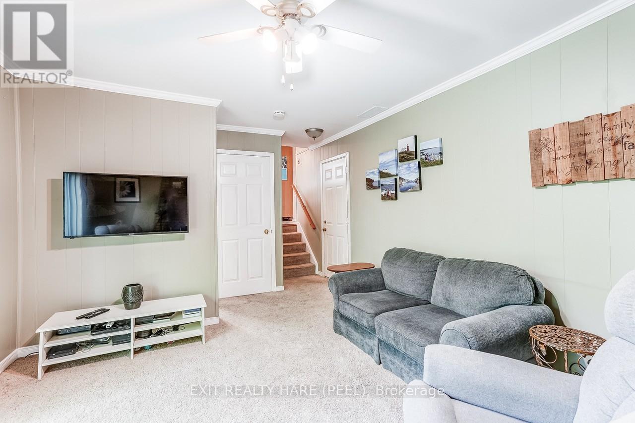 10 DUNCANNON CRESCENT - 27