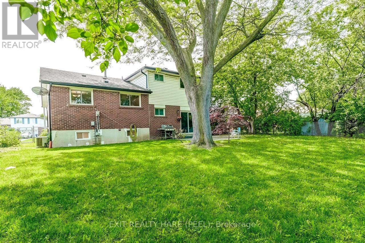 10 DUNCANNON CRESCENT - 32