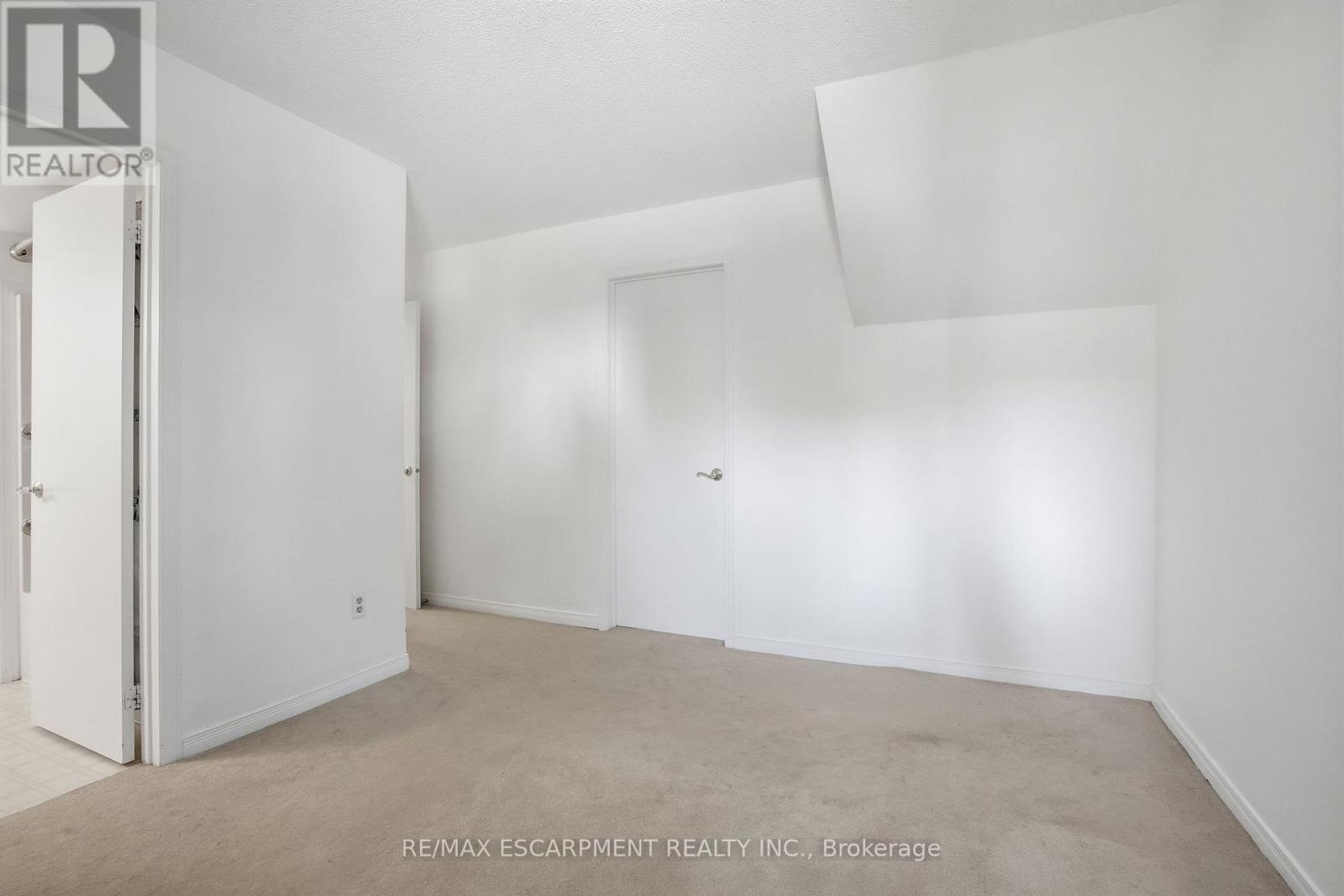 #65 2530 NORTHAMPTON BOULEVARD - 17