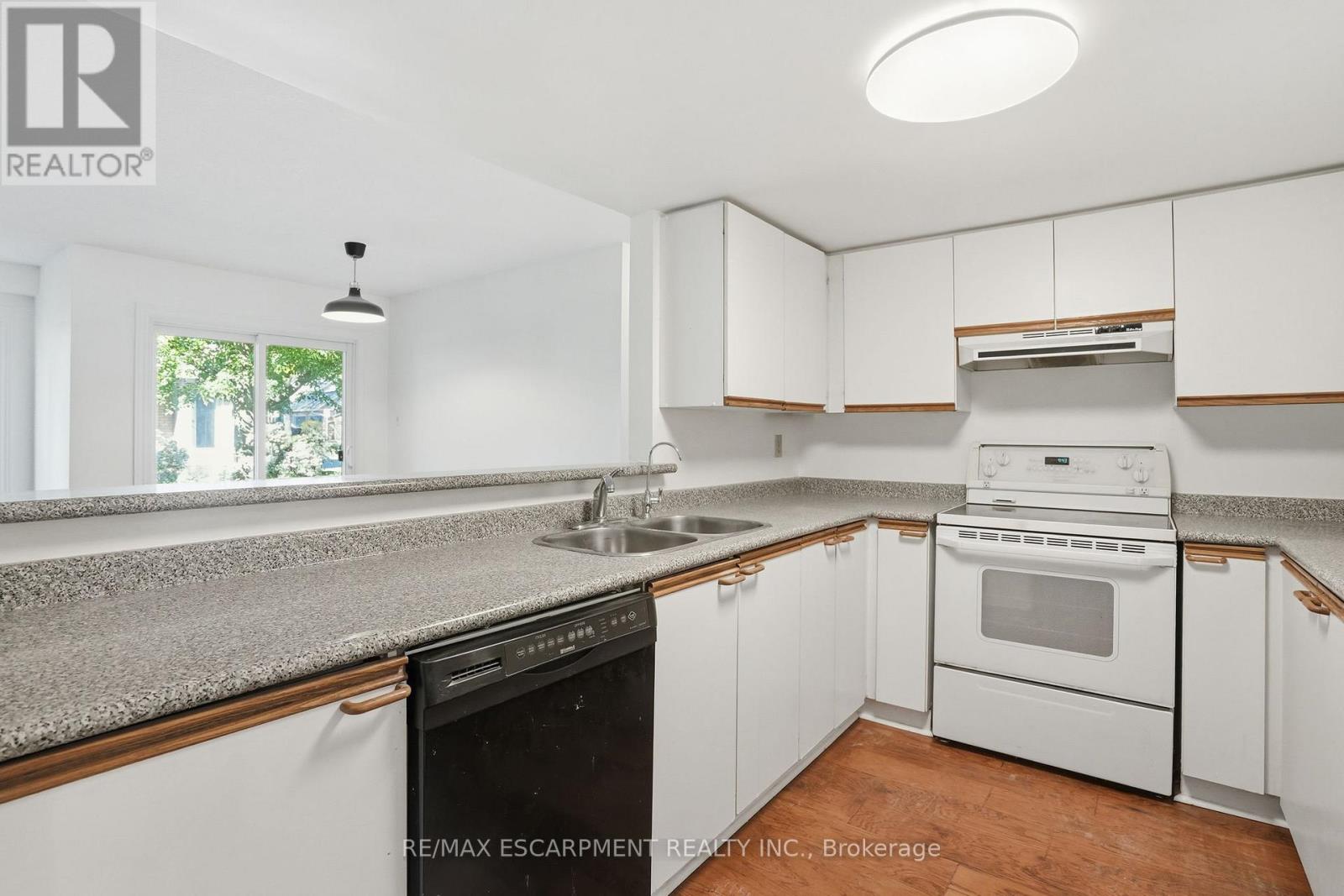 #65 2530 NORTHAMPTON BOULEVARD - 8