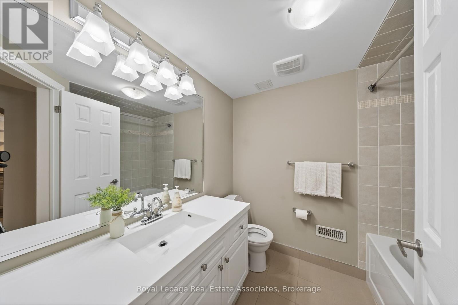 48 HUDSON DRIVE - 23
