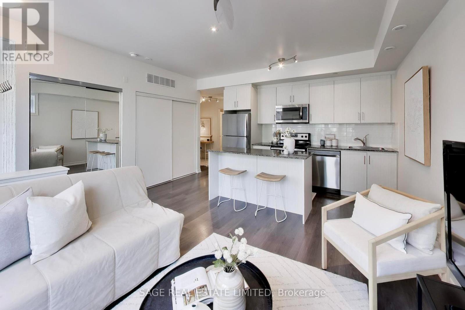 Listing photo of 2 - 130 LONG BRANCH AVENUE