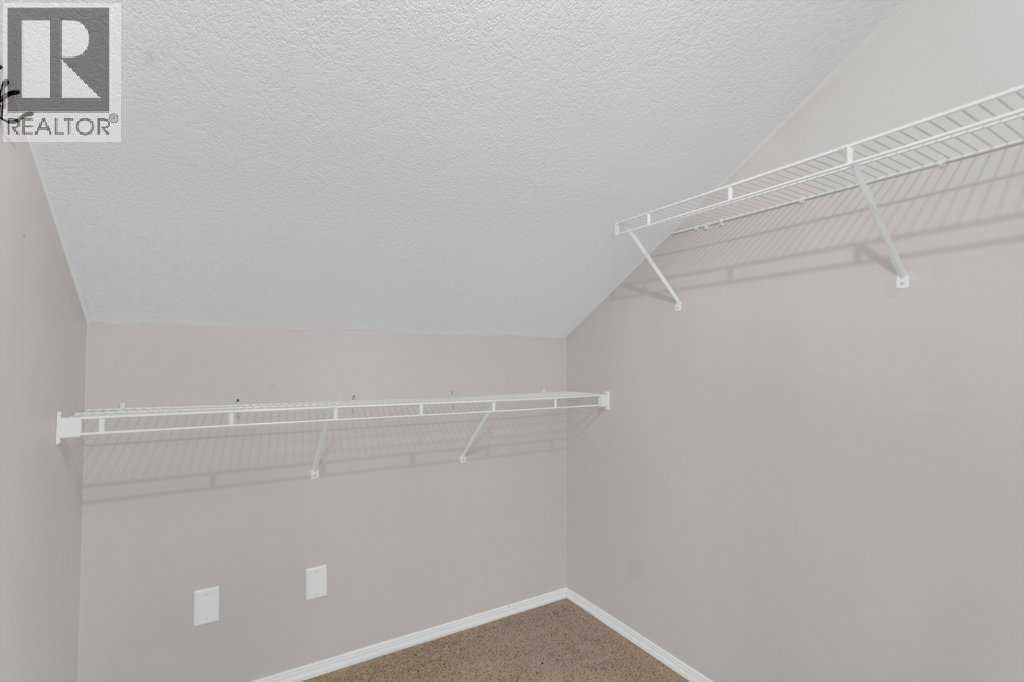 Upper loft walk in closet