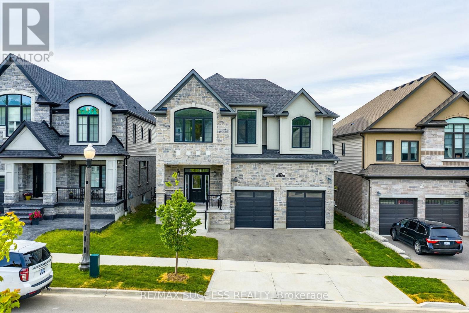 554 BRIDGEMILL CRESCENT E - 1