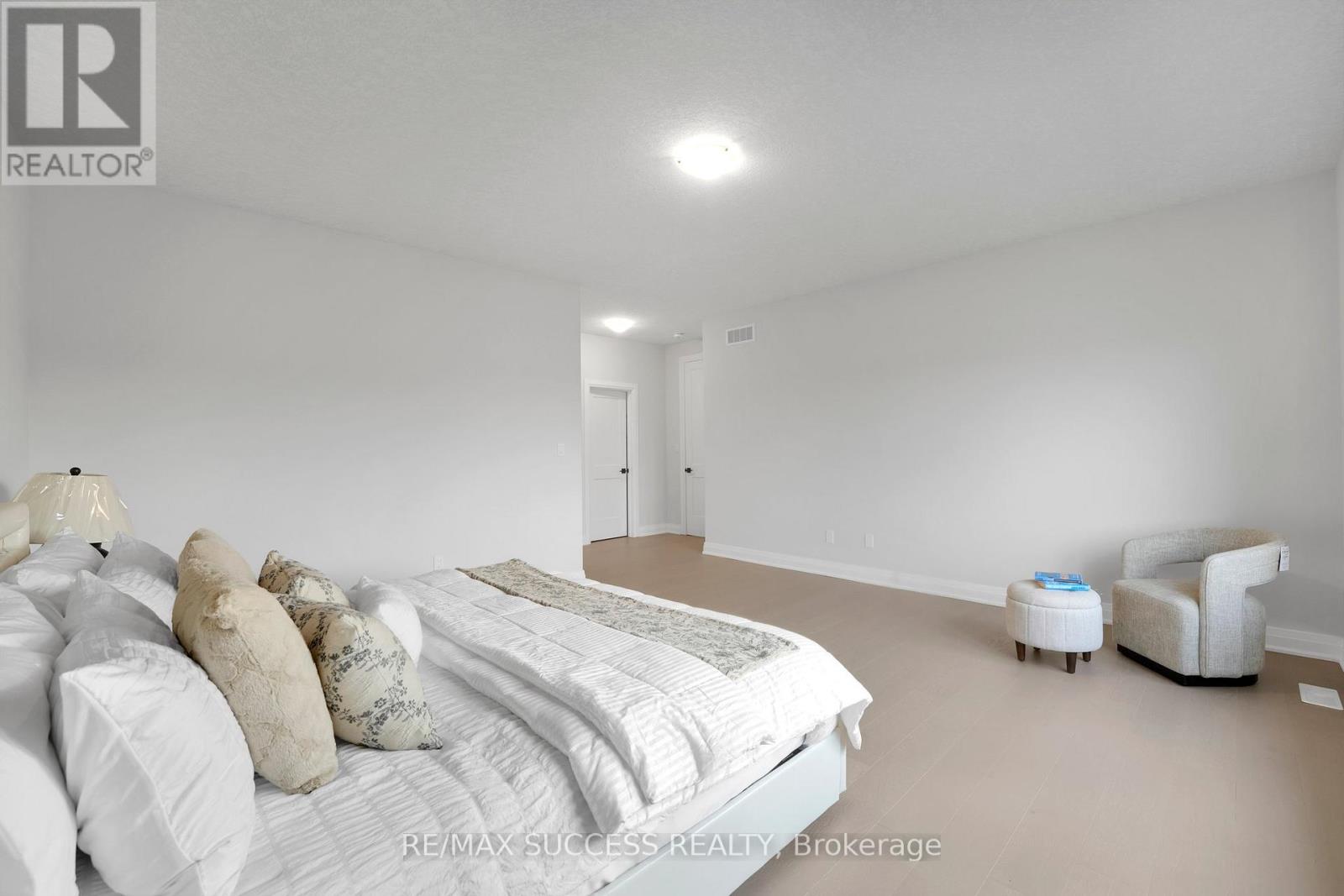 554 BRIDGEMILL CRESCENT E - 19