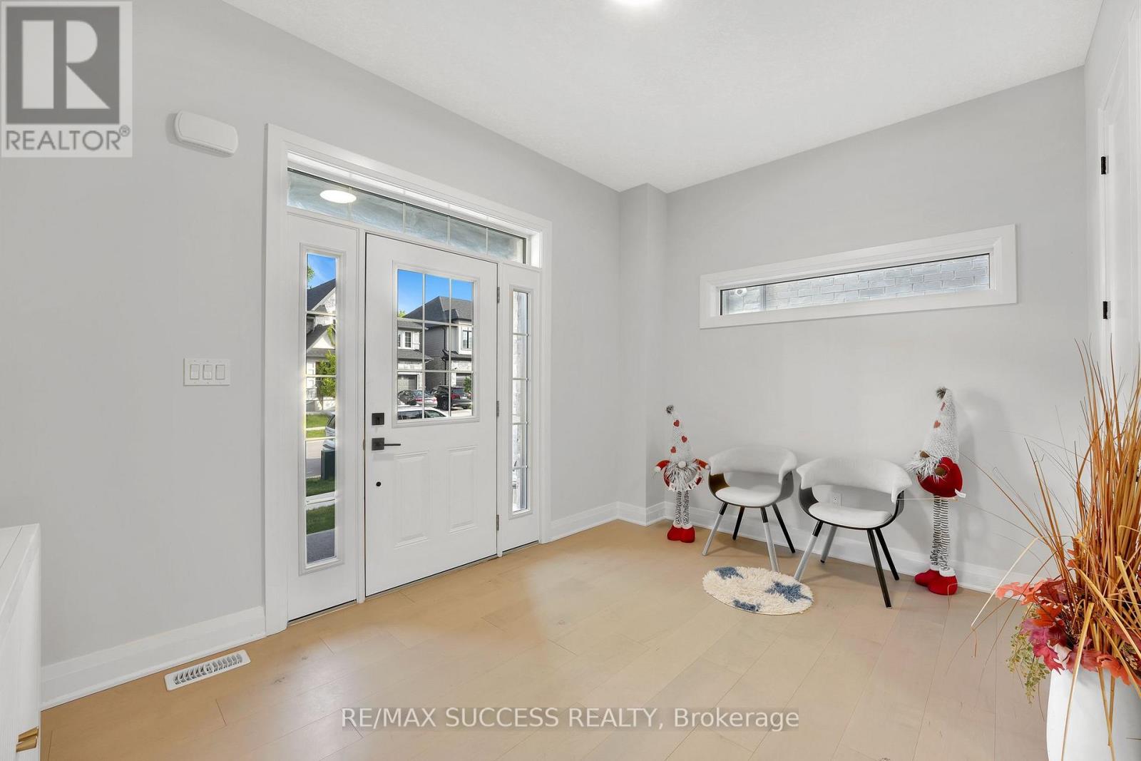 554 BRIDGEMILL CRESCENT E - 2