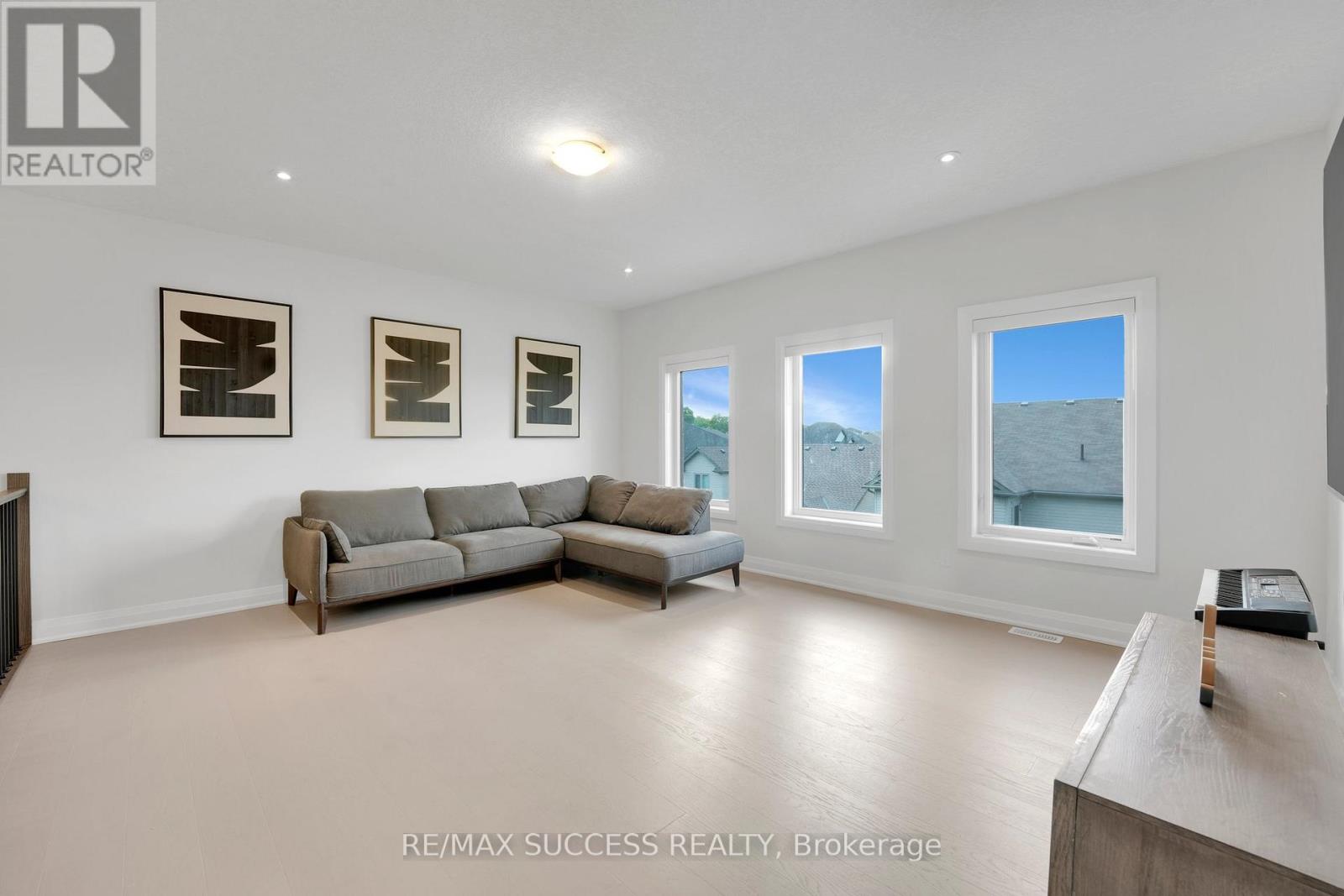 554 BRIDGEMILL CRESCENT E - 25