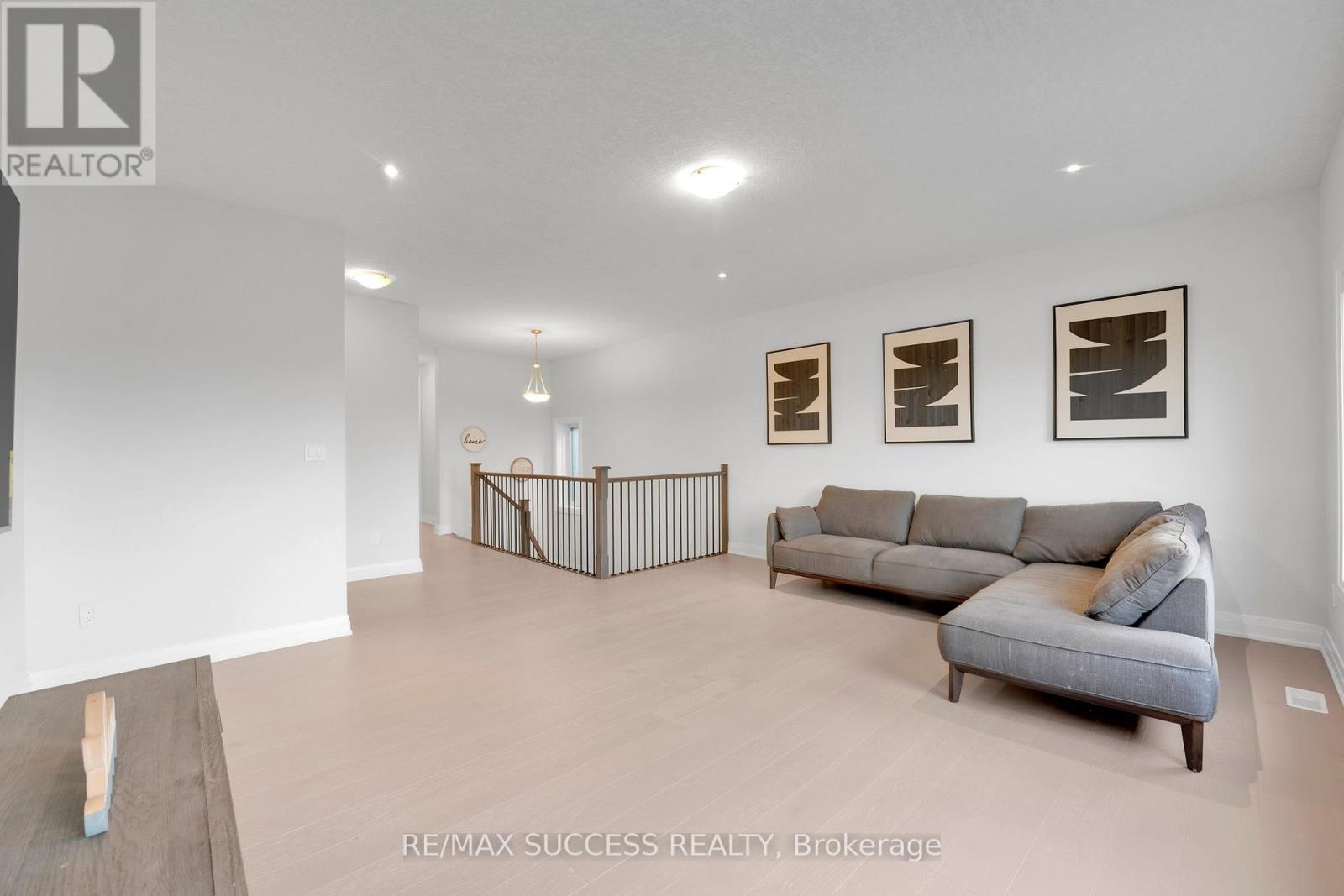 554 BRIDGEMILL CRESCENT E - 26