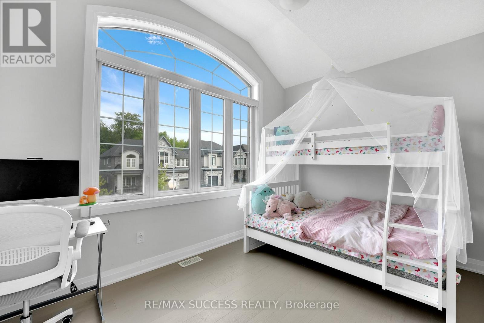 554 BRIDGEMILL CRESCENT E - 28