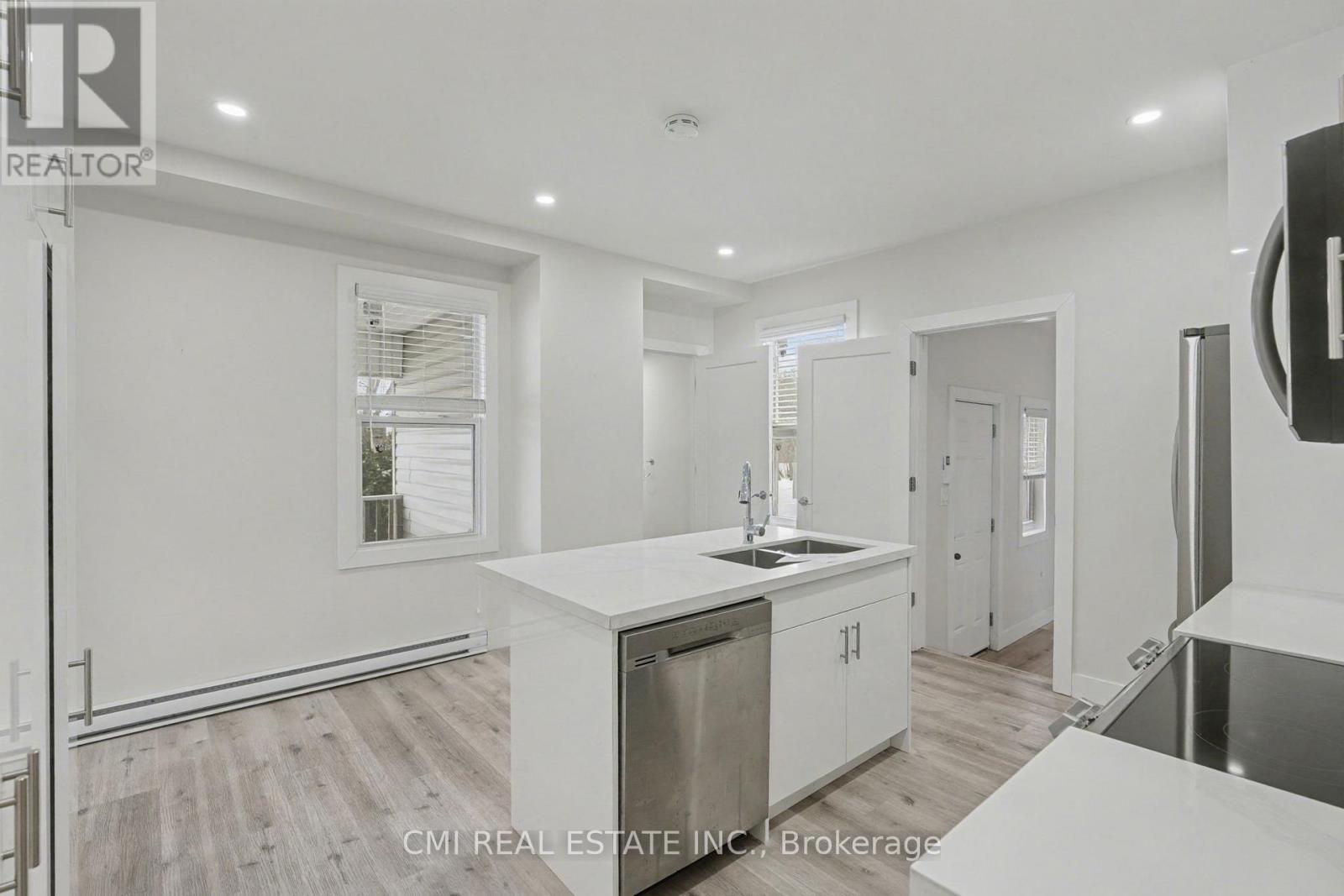 2546 WILSON STREET - 10