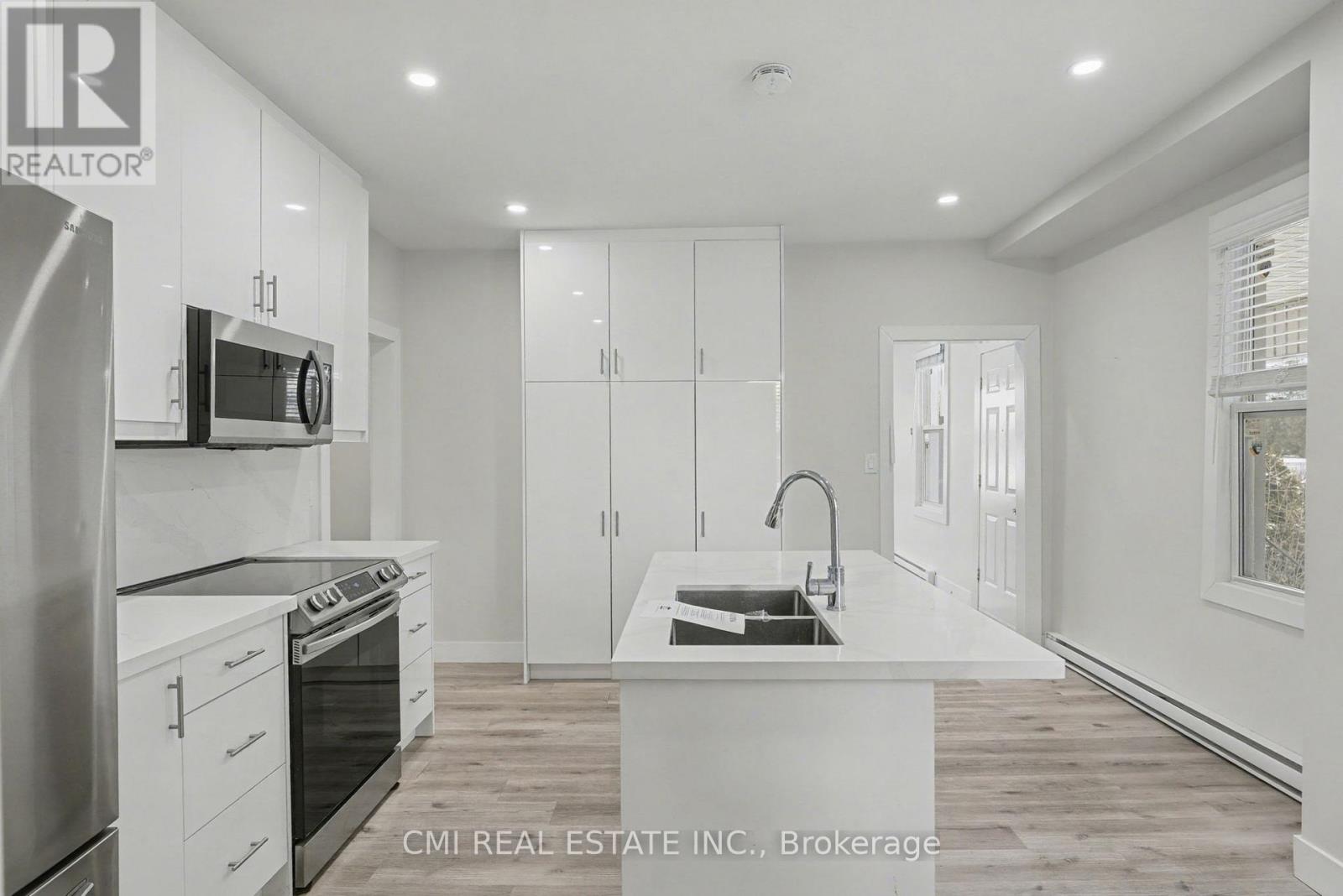 2546 WILSON STREET - 11