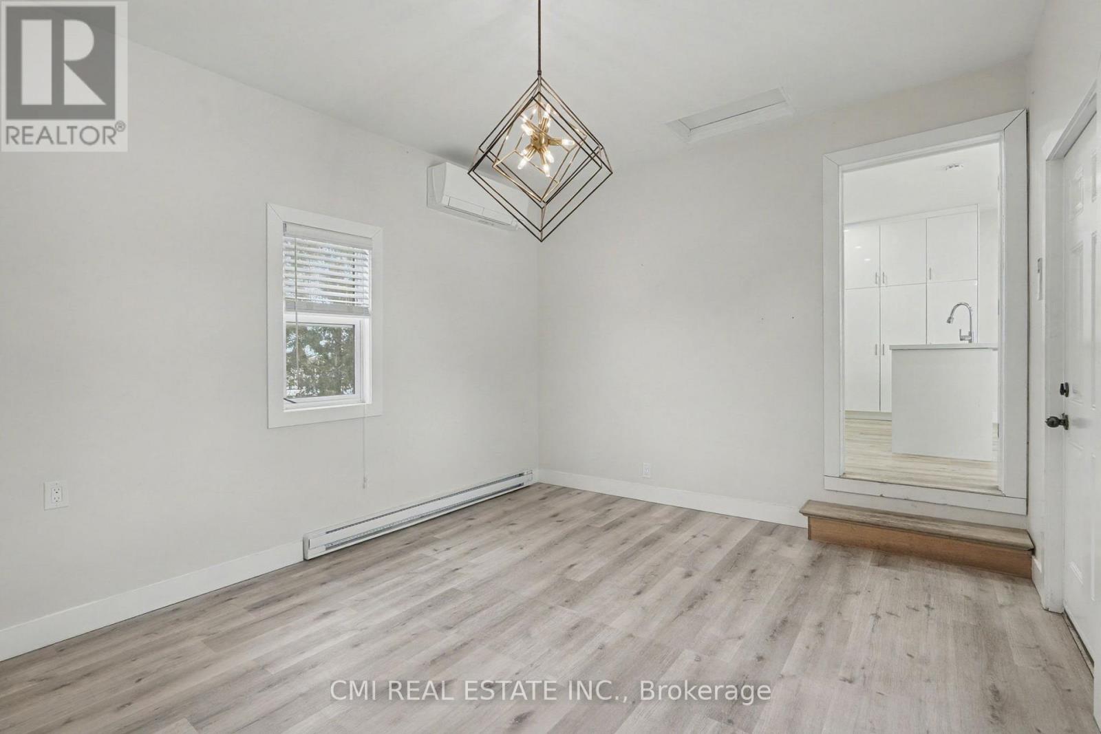 2546 WILSON STREET - 19