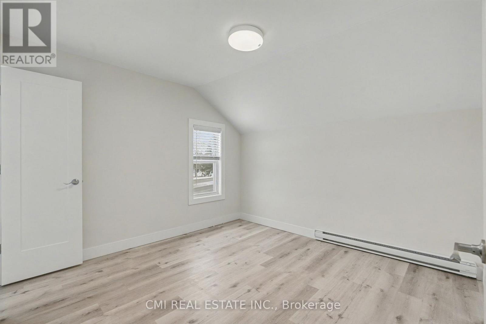 2546 WILSON STREET - 28