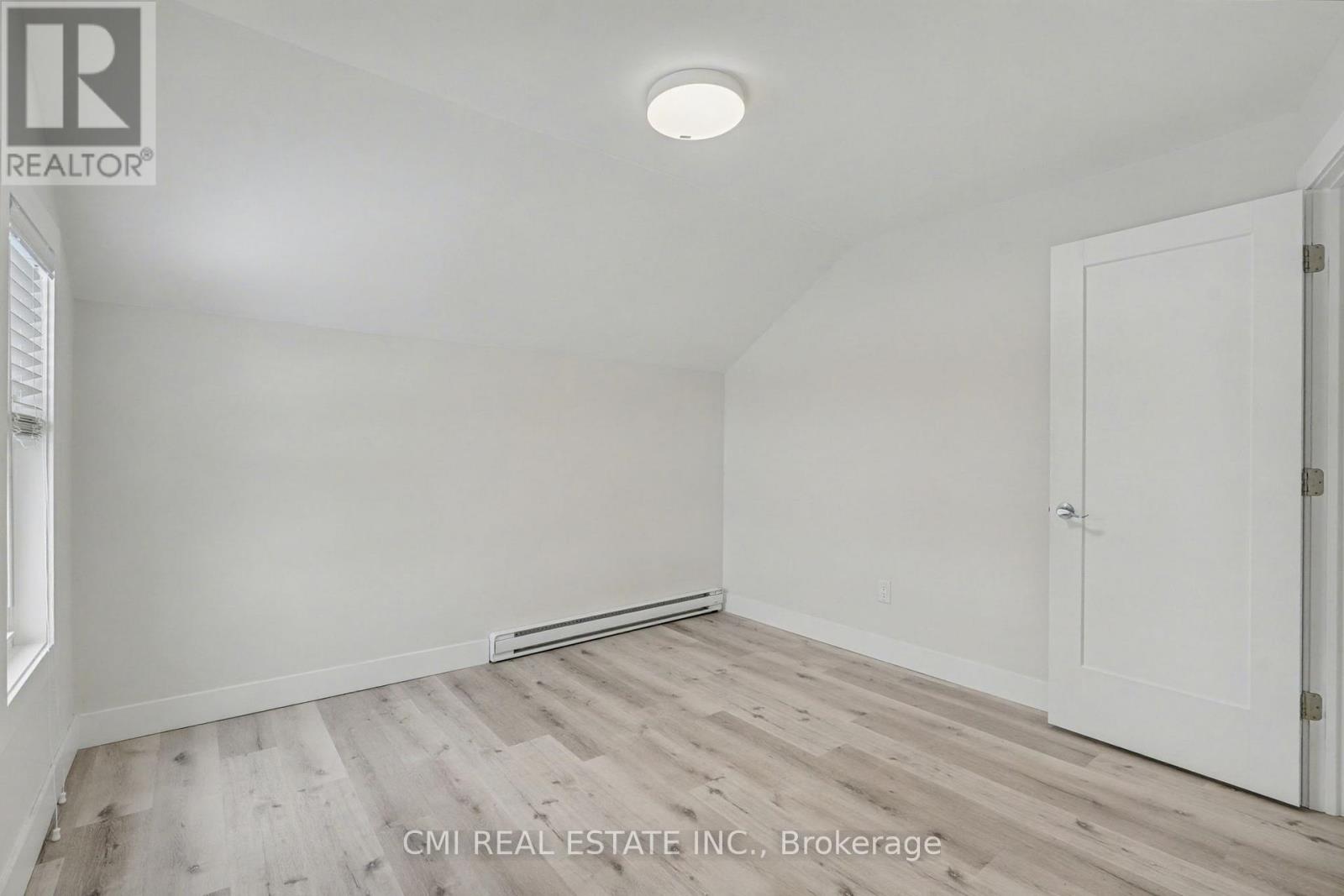 2546 WILSON STREET - 29