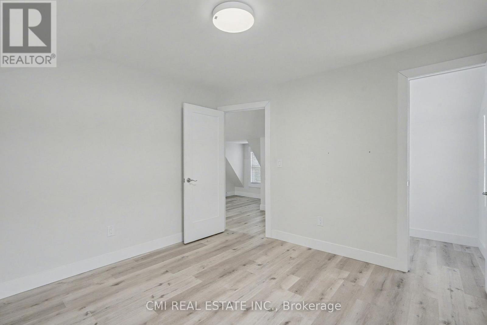 2546 WILSON STREET - 30