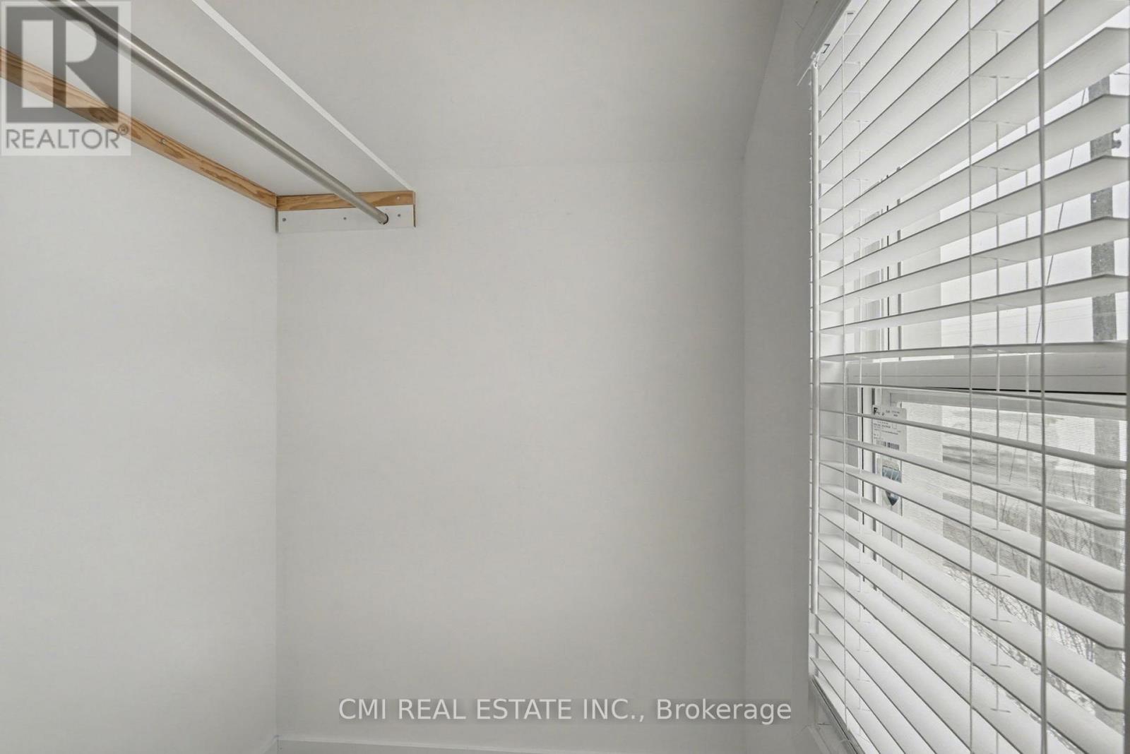 2546 WILSON STREET - 32