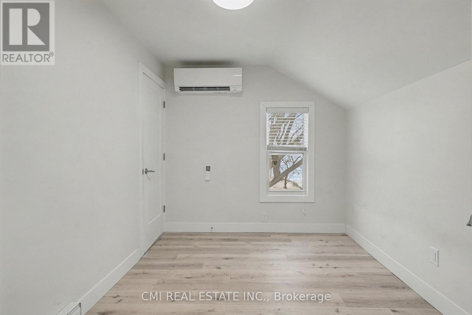 2546 WILSON STREET - 34