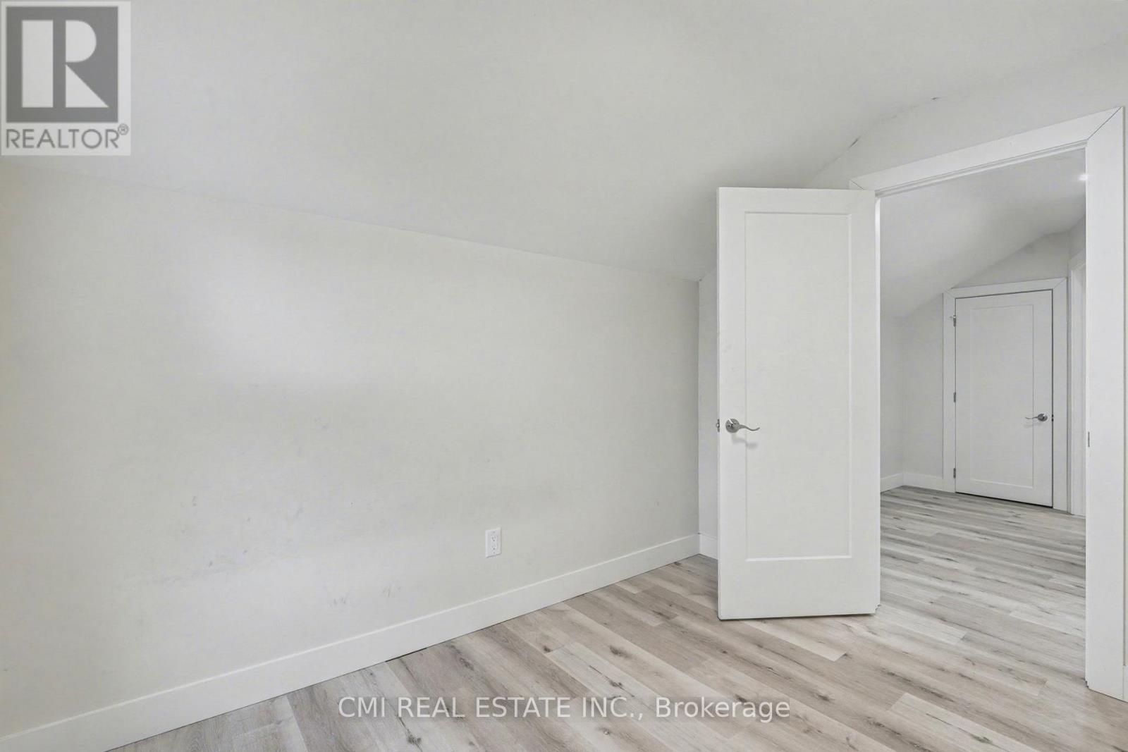 2546 WILSON STREET - 36