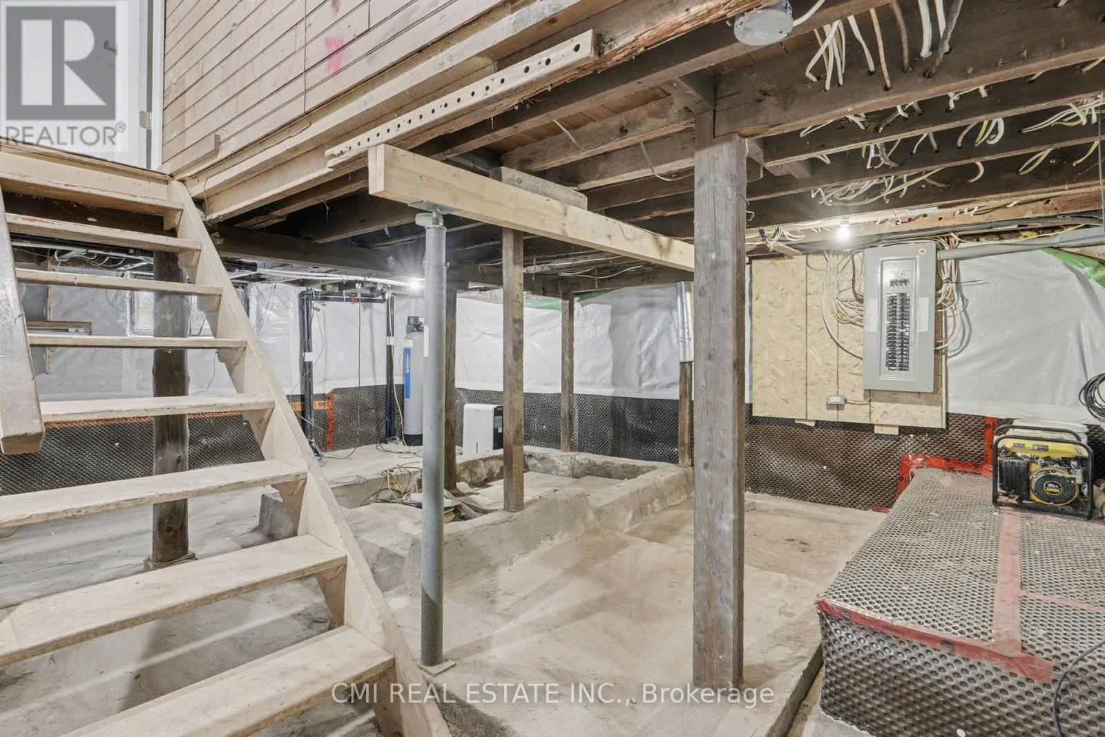 2546 WILSON STREET - 37