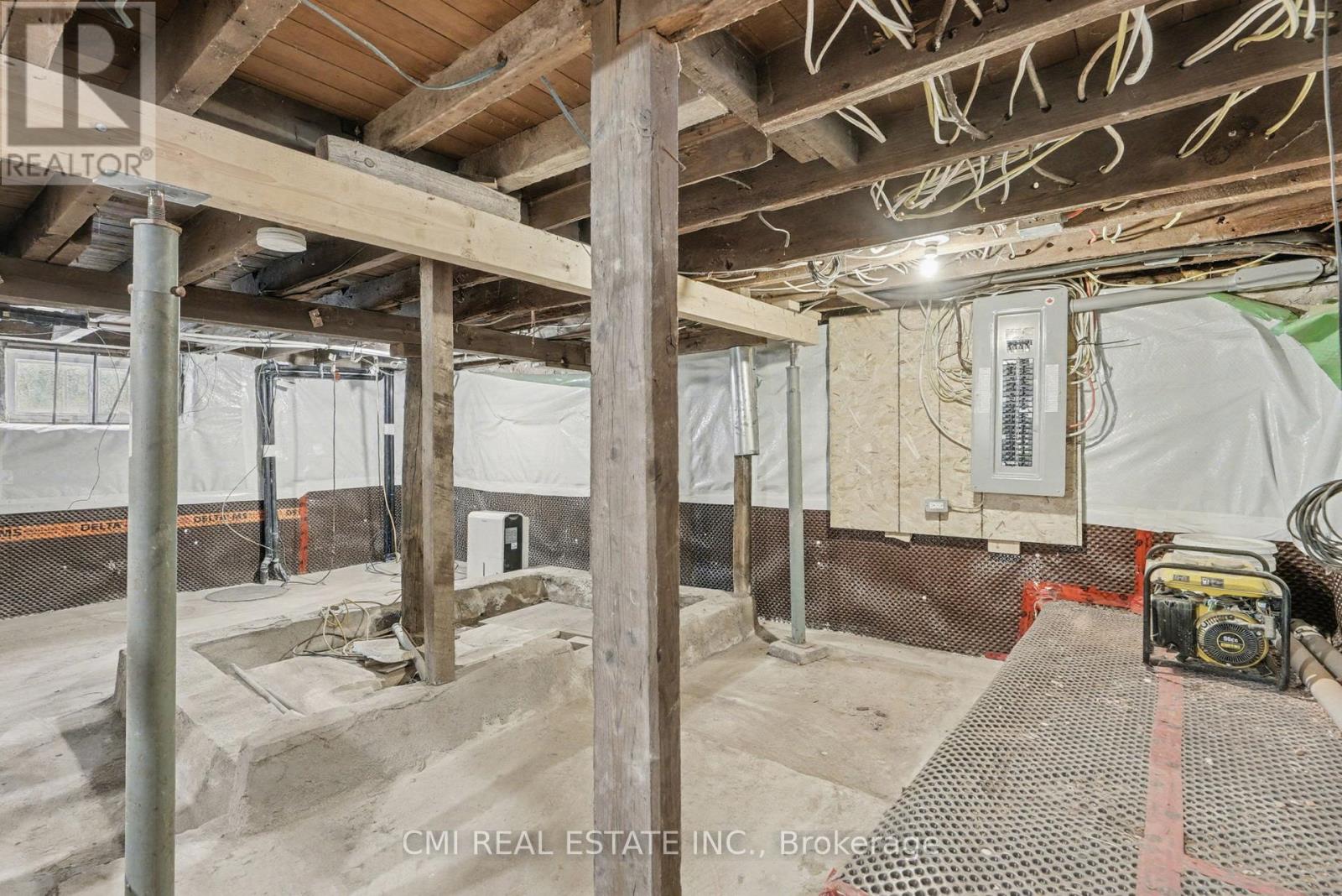 2546 WILSON STREET - 38