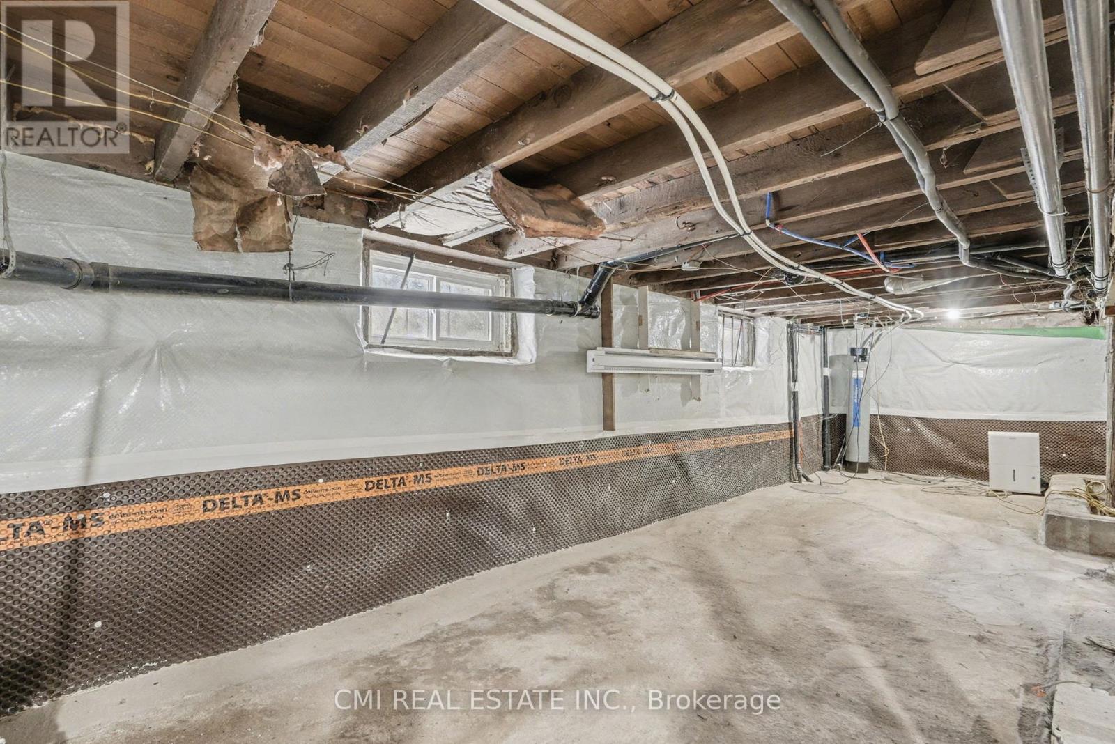 2546 WILSON STREET - 39