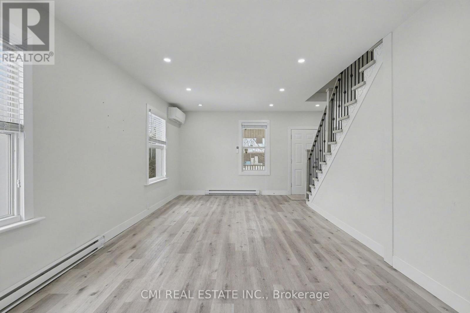 2546 WILSON STREET - 6