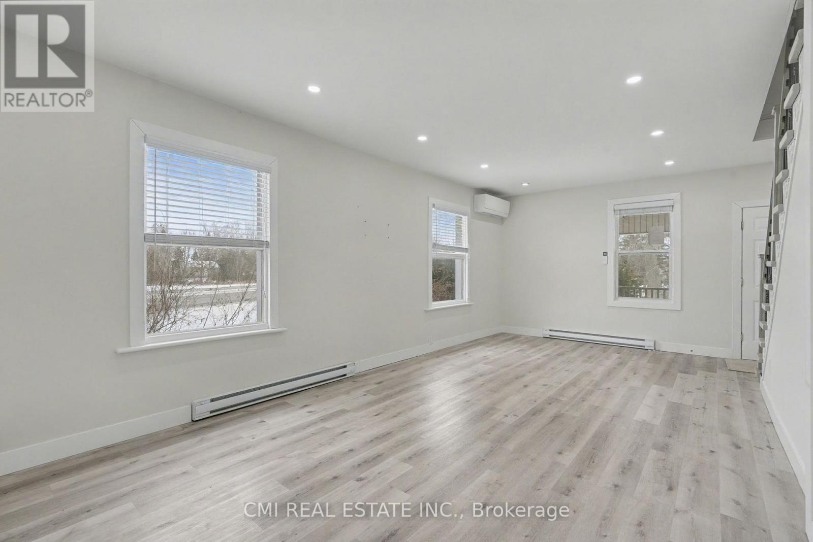 2546 WILSON STREET - 7
